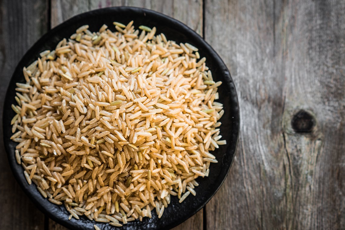 Il riso fa ingrassare se introdotto in quantità esagerate, ma nelle giuste dosi rappresenta un'ottima soluzione per una dieta bilanciata.