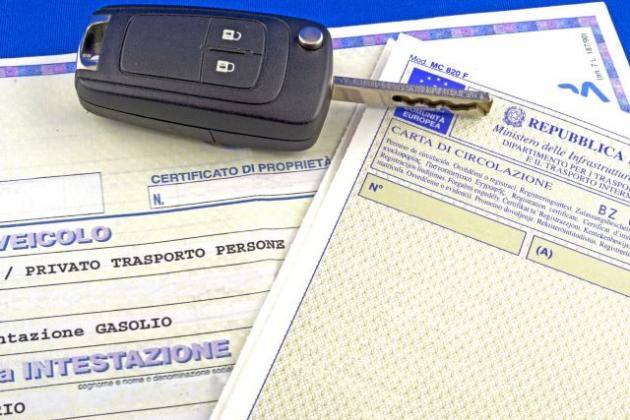 Passaggio di proprietà auto: quanto costa e come farlo