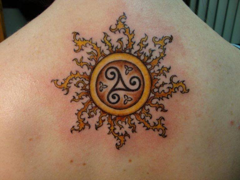 Sole maori: l'importanza di questo tatuaggio nella cultura antica