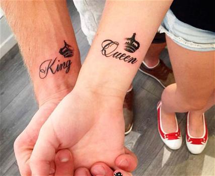 Tatuaggi per coppie: quali sono e significato dei simboli