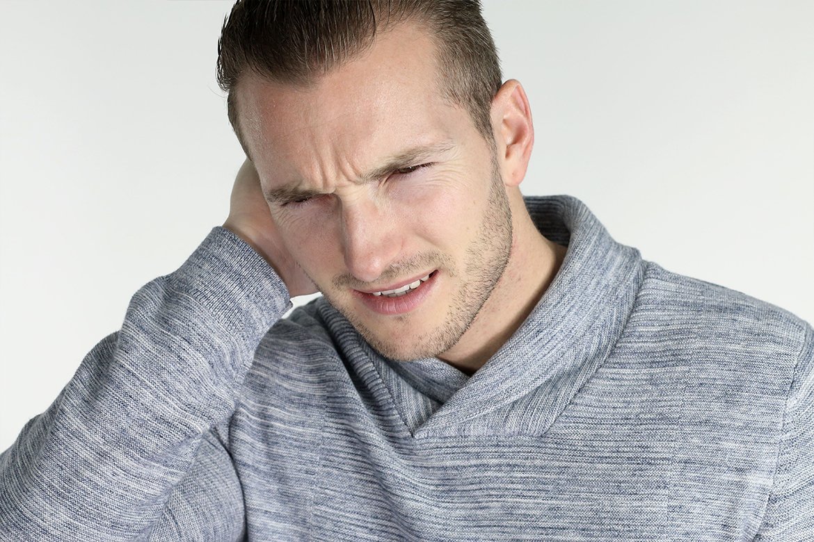 Il fumo ed il freddo intenso possono contribuire a causare un accumulo di catarro nelle orecchie.