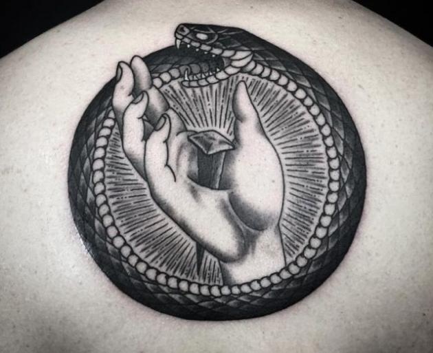 Simboli esoterici da tatuare: come sceglierli e significato