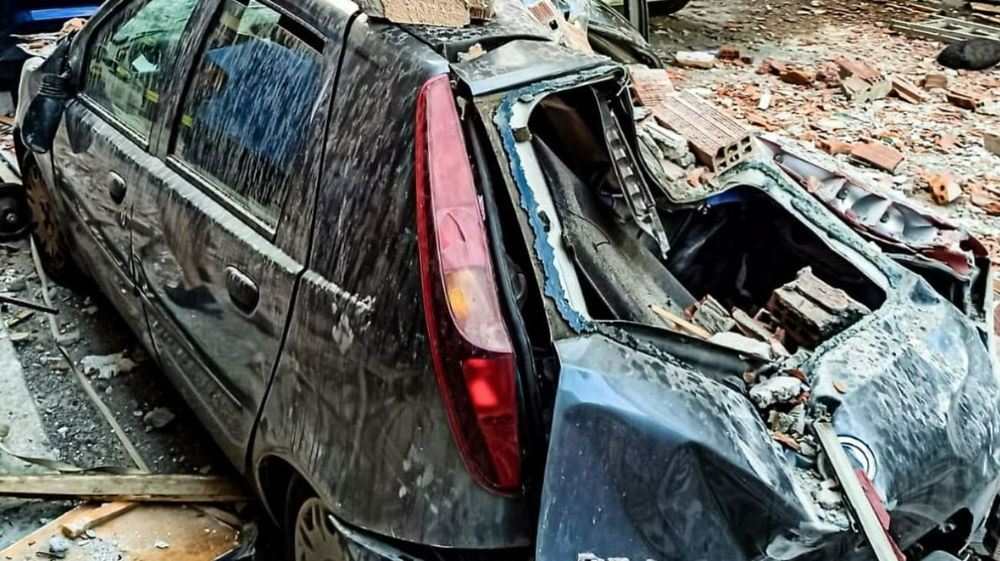 Italia, deflagrazione nella palazzina: "È un disastro". Persone sotto le macerie: si scava senza sosta
