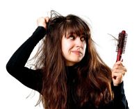 Caduta dei capelli nelle donne. Cause e rimedi