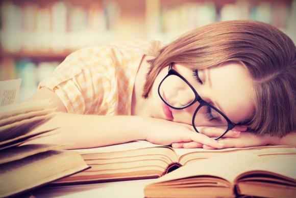 Dormito poco? Ecco come sembrare fresche e riposate