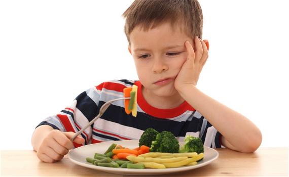 Alimentazione: cosa fare se il bambino non mangia le verdure