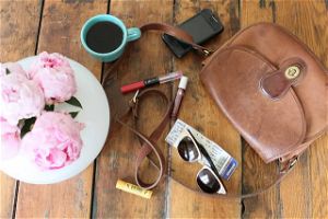 10 cose che non devono mai mancare nella borsa di una donna