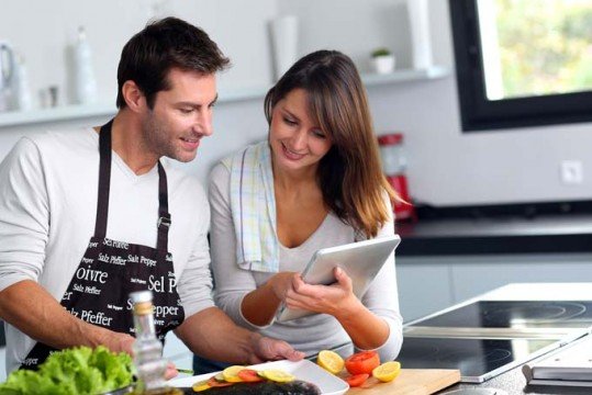 10 motivi per uscire con un uomo che sa cucinare
