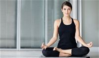 10 posizioni yoga semplici da fare