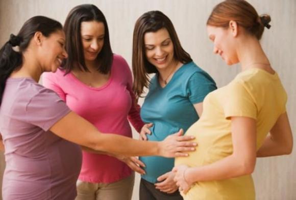 L’età della prima gravidanza influenza la tua vita. Ecco perchè