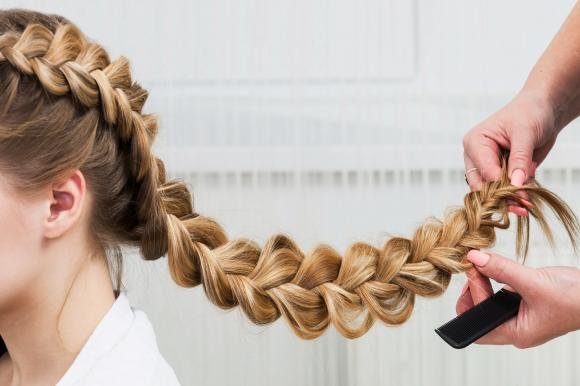 Acconciature capelli lunghi: idee facili e veloci