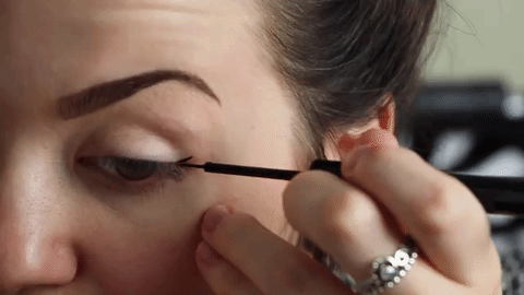 Ecco come applicare l’eyeliner in modo perfetto!