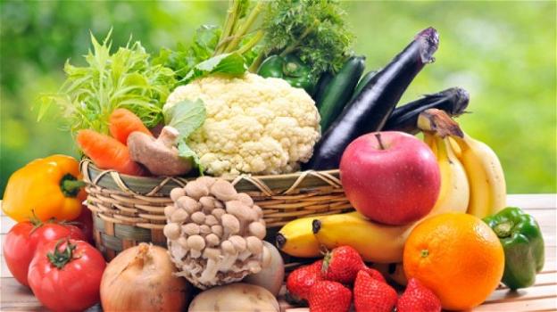 Ecco come rimuovere i pesticidi da frutta e verdura