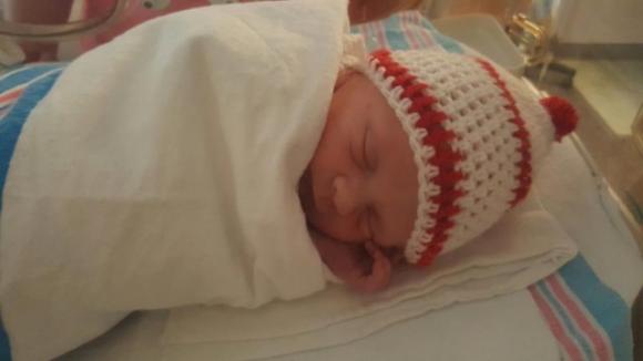 Donna si prepara al cesareo sapendo che il figlio morirà. Poi avviene il miracolo!
