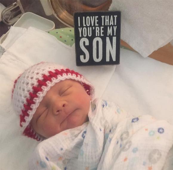 Donna si prepara al cesareo sapendo che il figlio morirà. Poi avviene il miracolo!