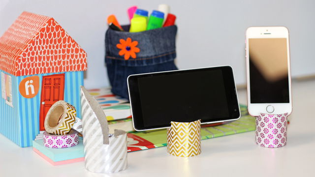 Come creare un supporto per smartphone da un rotolo di carta igienica