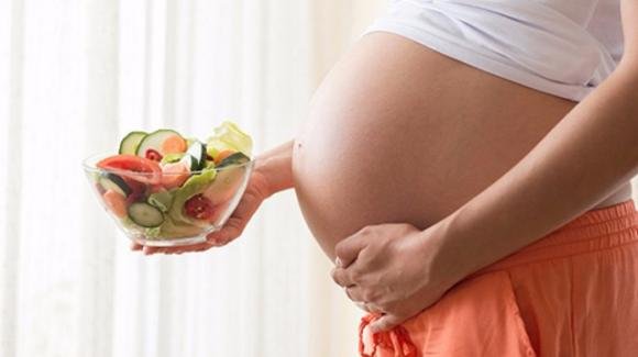 Ecco 4 alimenti da evitare in gravidanza