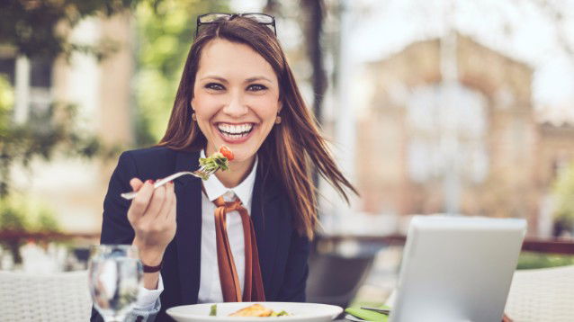 Come vestirsi per andare a lavoro in estate