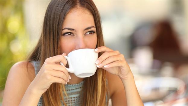 Ami bere il caffé ogni mattina a stomaco vuoto? Ecco perché non dovresti più farlo