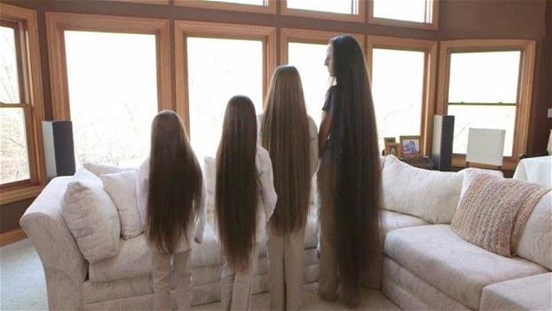 Questa mamma “Rapunzel” e le sue figlie vanno per la prima volta da un parrucchiere