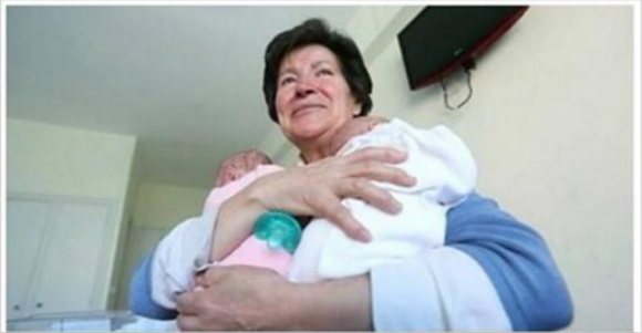 Partorisce due gemelline a 64 anni. Quello che le accade pochi mesi dopo è inaccettabile!