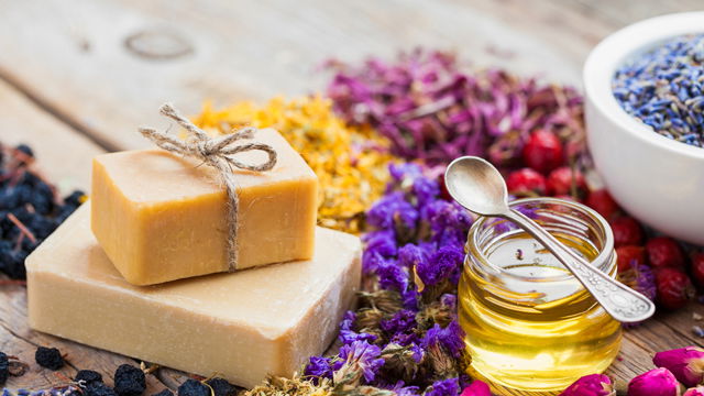 Trasformare una saponetta in sapone liquido. Ecco come fare.