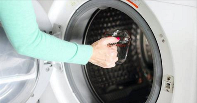 Versate aceto nella lavatrice: è il modo perfetto per unire economia ed ecologia