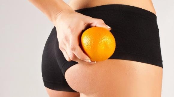 Pelle a buccia d’arancia: ecco cosa fare per combatterla