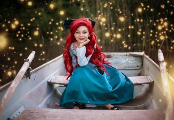 Una bimba di 7 anni e la sua mamma indossano i costumi Disney. Le loro foto sono stupende!