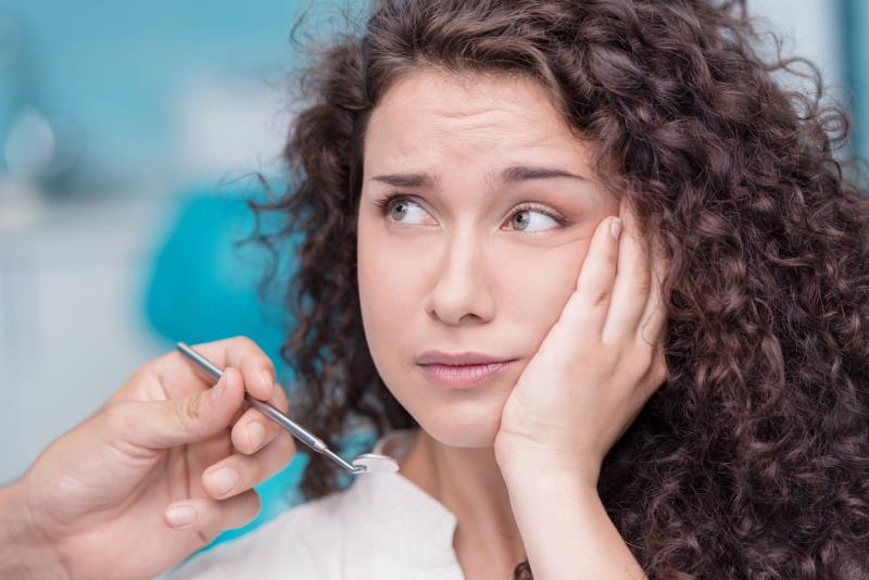 Dente del giudizio: ecco come curarlo e quando toglierlo
