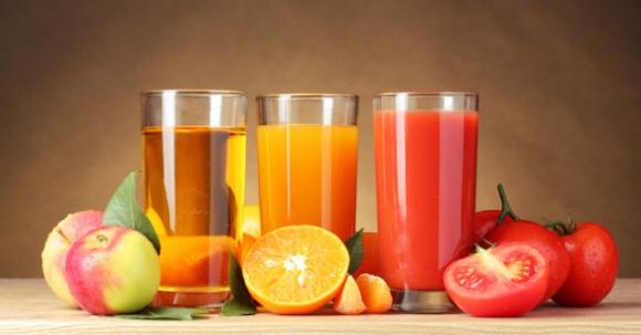 Questi 7 deliziosi drink ti aiuteranno a perdere i chili in eccesso