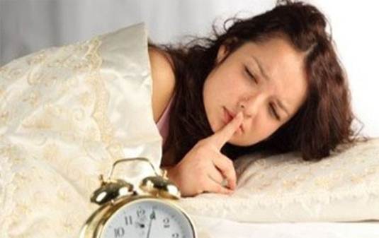 E’ ufficiale: le donne hanno bisogno di dormire più degli uomini