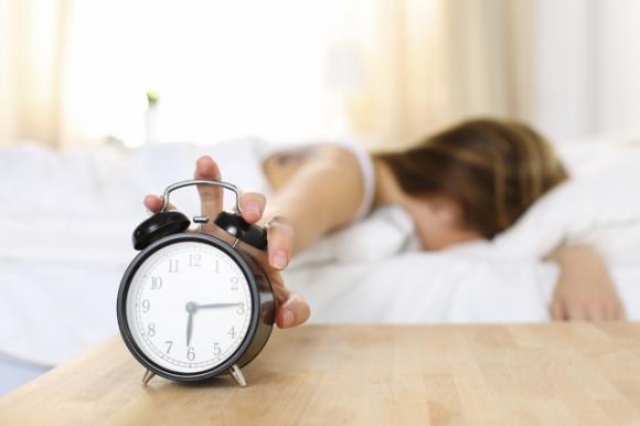 E’ ufficiale: le donne hanno bisogno di dormire più degli uomini