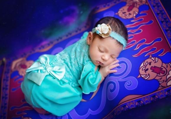 Ecco le foto di alcune neonate vestite da principesse Disney: sono davvero adorabili!