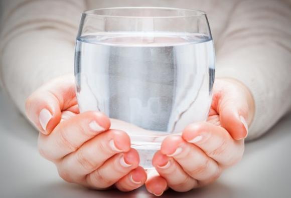 Questi sintomi indicano che non stai bevendo abbastanza acqua