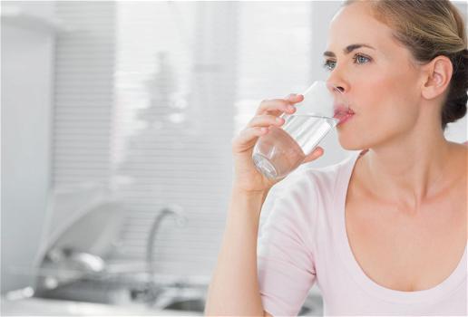 Questi sintomi indicano che non stai bevendo abbastanza acqua