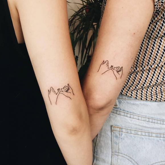 Questi tatuaggi mostrano quanto possa essere forte il legame tra sorelle