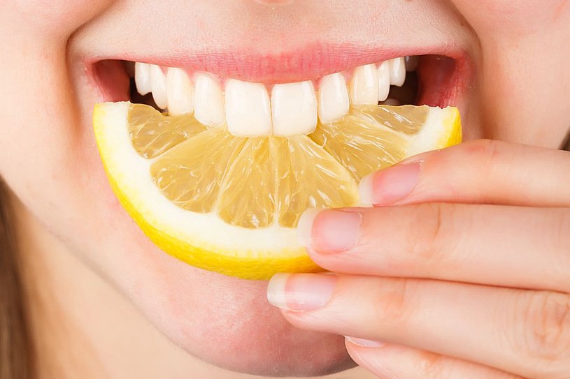 Il limone è un ottimo repellente per zanzare ed insetti oltre a calmare il prurito e le bolle sul corpo come punture di zanzare