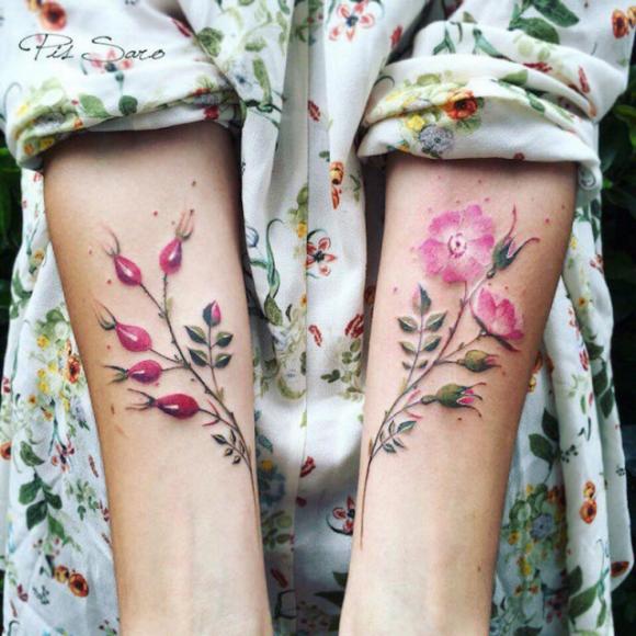 La delicatezza e bellezza della natura nei tatuaggi di Pis Saro