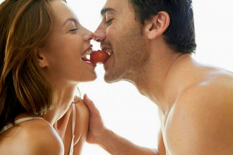 Ogni donna vorrebbe sapere tutti i trucchi del mestiere su come baciare bene un uomo, il bacio, infatti, può essere considerato come una vera e propria arte  