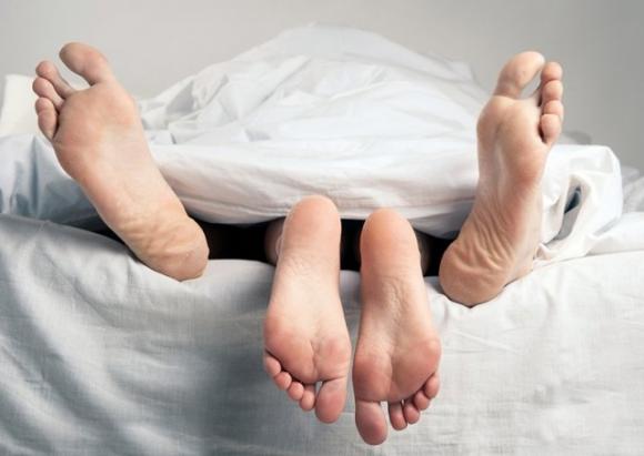 Ecco 6 cose che gli uomini in amore adorano fare a letto