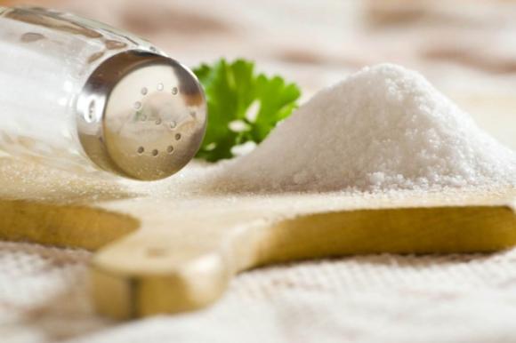 Alcuni cibi che devi eliminare dalla tua dieta per sgonfiare la pancia