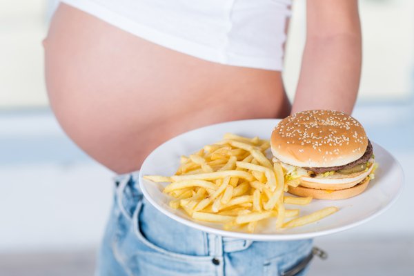 Durante la gravidanza bisogna assolutamente evitare le fritture ed i grassi