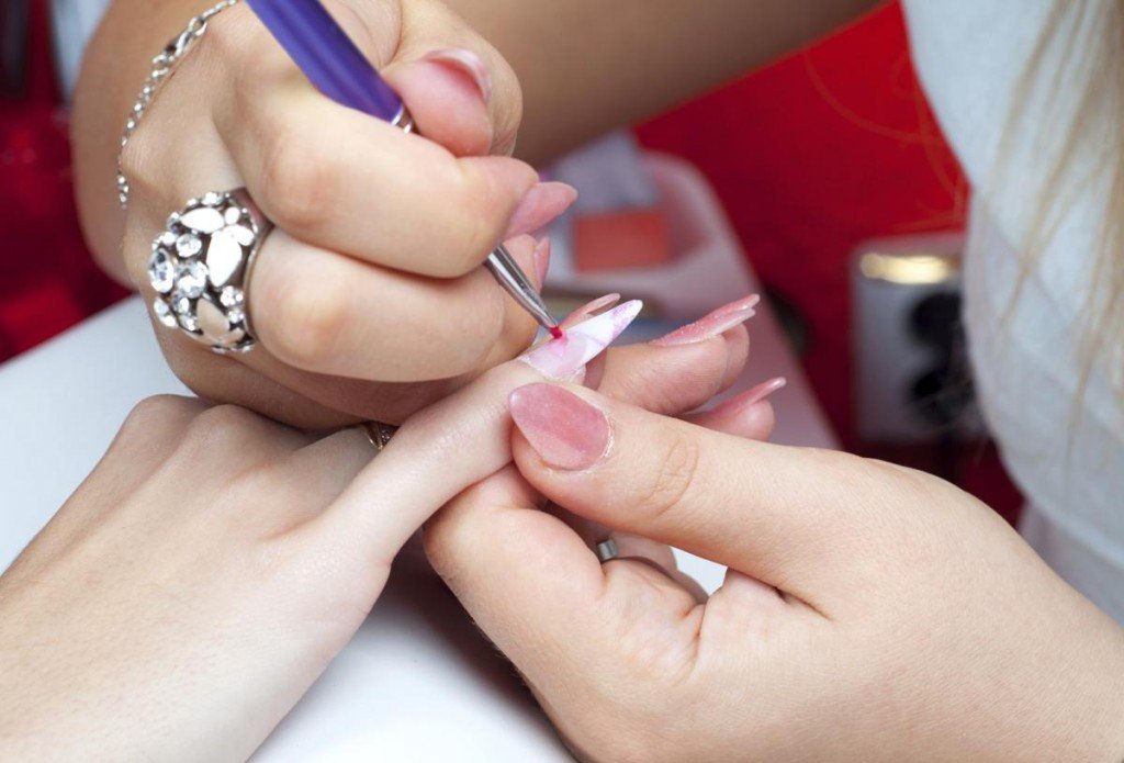 La nail art in gel semplice da comunque degli ottimi risultati