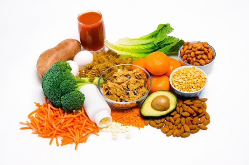 é importante aggiungere alla dieta alimenti ricchi di vitamine, ferro e acido folico