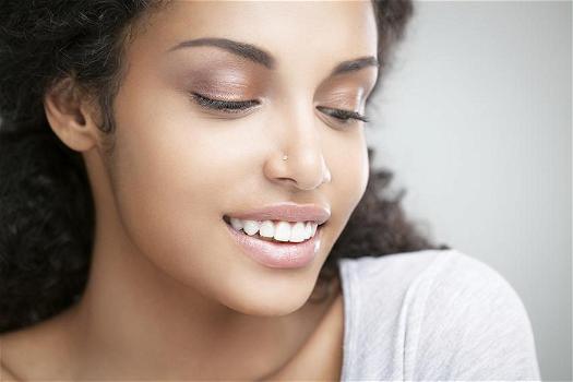 Piercing al naso: come farlo, quanto costa e consigli