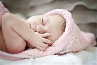 Singhiozzo nei neonati: cause e rimedi naturali efficaci