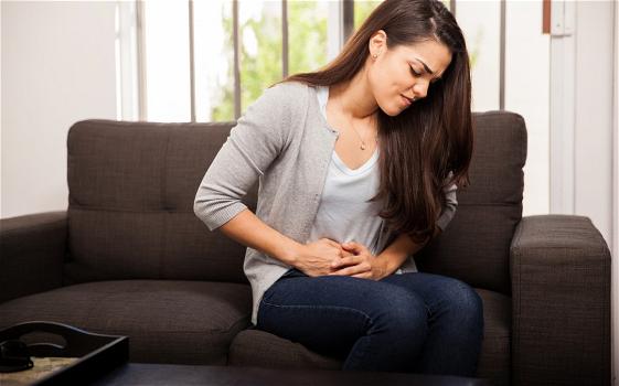 Acidità di stomaco: cause, rimedi naturali e cosa mangiare