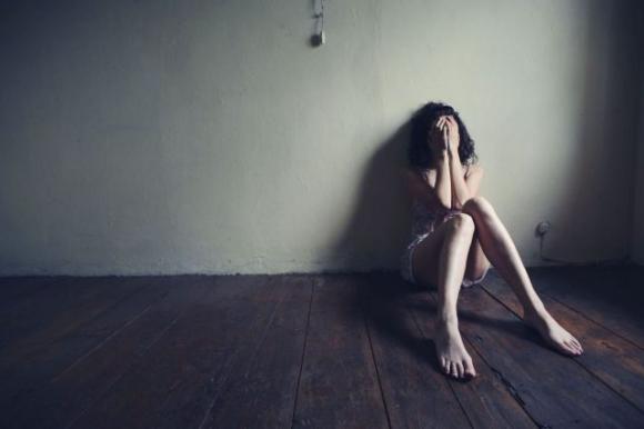 Cosa non dire mai a chi soffre di depressione e quali parole invece li aiutano a stare meglio
