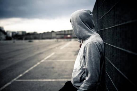 Cosa non dire mai a chi soffre di depressione e quali parole invece li aiutano a stare meglio